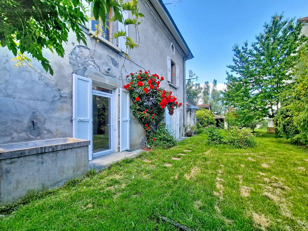 Maison à VARCES-ALLIERES-ET-RISSET