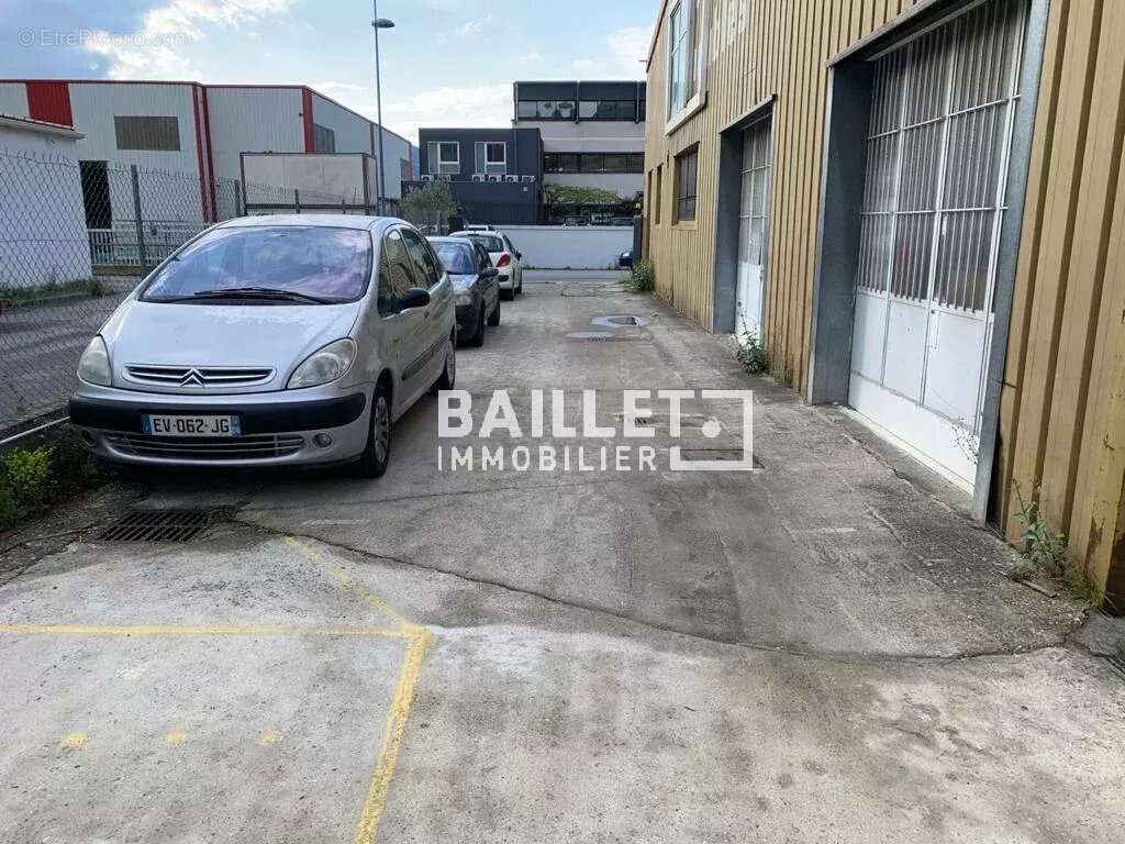 A vendre entrepôt / local 500 m2 zi carros - photo 18