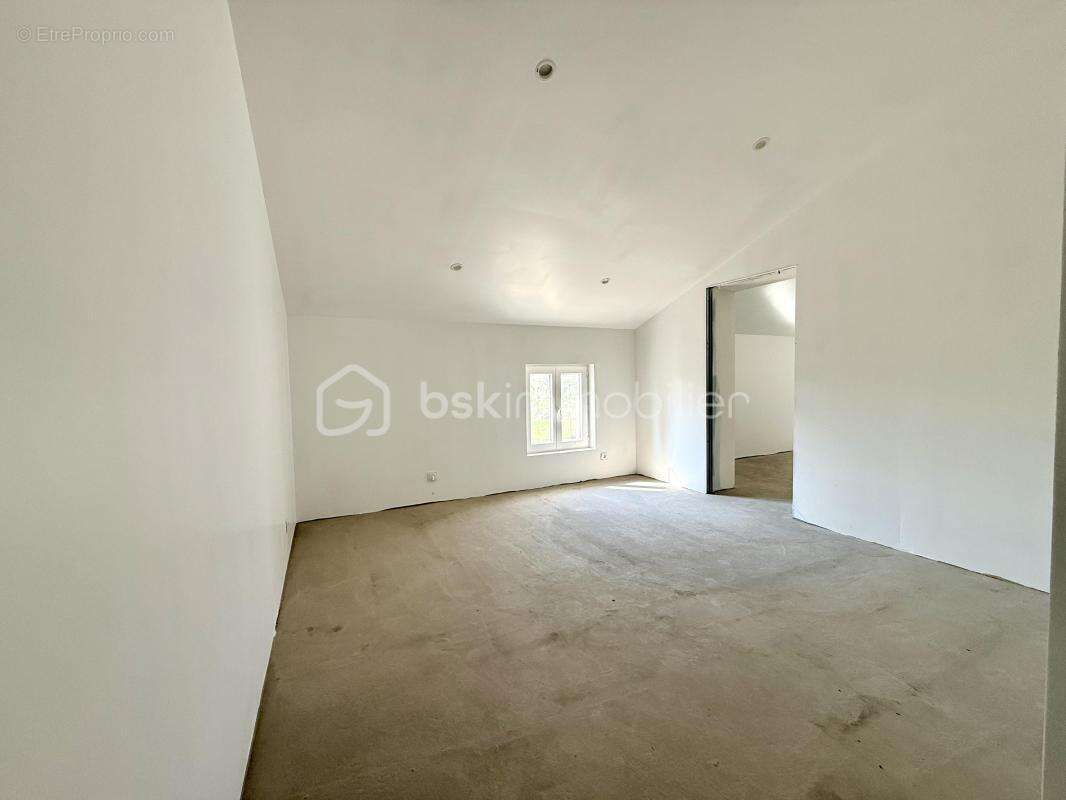 RARE – Propriété 363 m² – 10 chambres – Piscine intérieure – Idéal gîte - photo 14