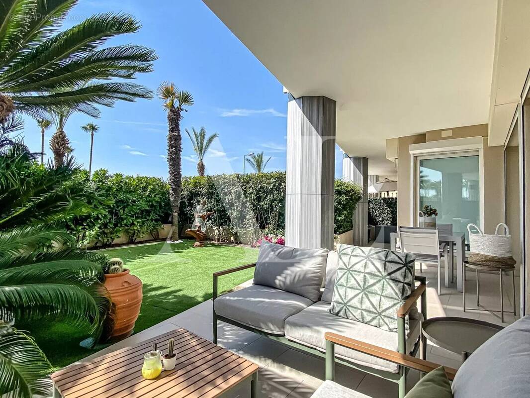 Appartement à VALLAURIS