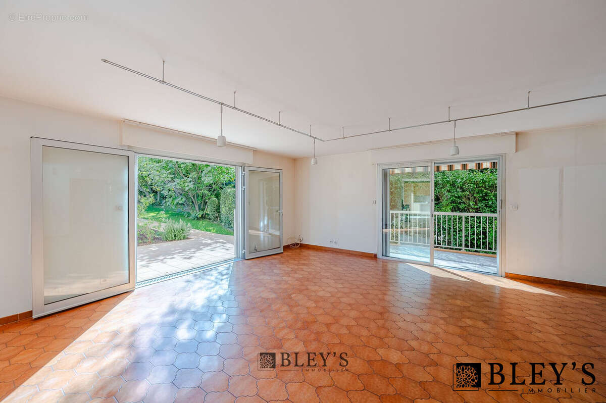 Appartement à MARSEILLE-12E