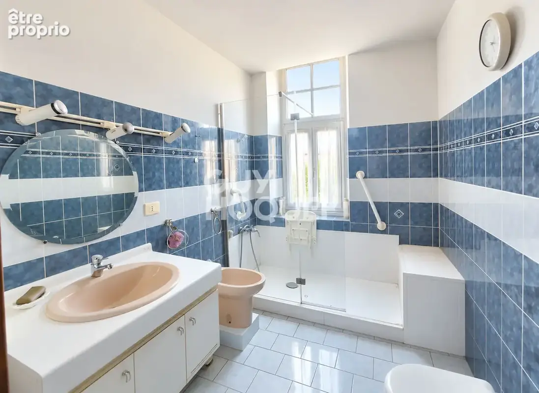 Carpentras - Appartement type 3 de 110 m² avec ascenseur dans ancien Hôtel Particulier - photo 7