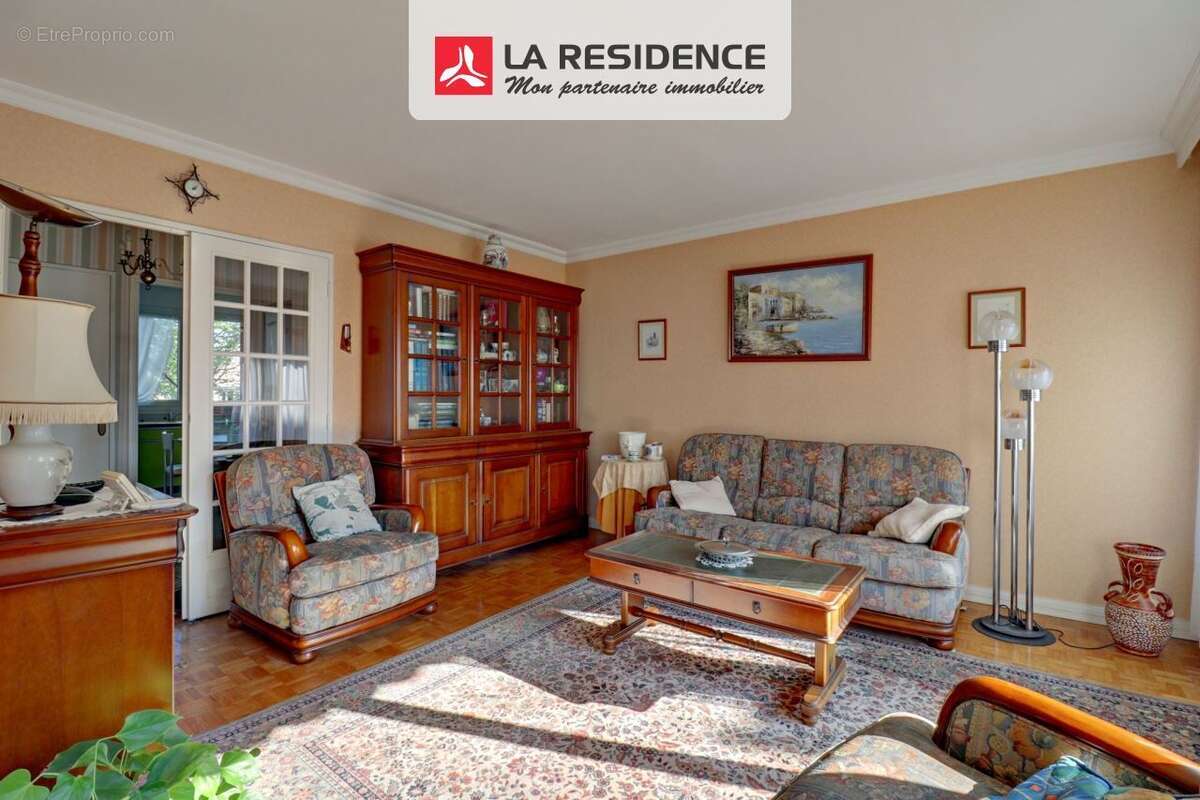 Appartement à VERNEUIL-SUR-SEINE