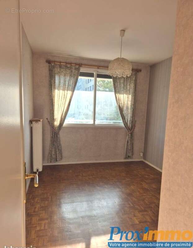 Appartement à SAINT-MARTIN-D'HERES