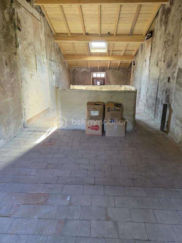 Immeuble de rapport 254 m2 avec cabinet libéral et 2 appartements + panneaux photovoltaïques - photo 4