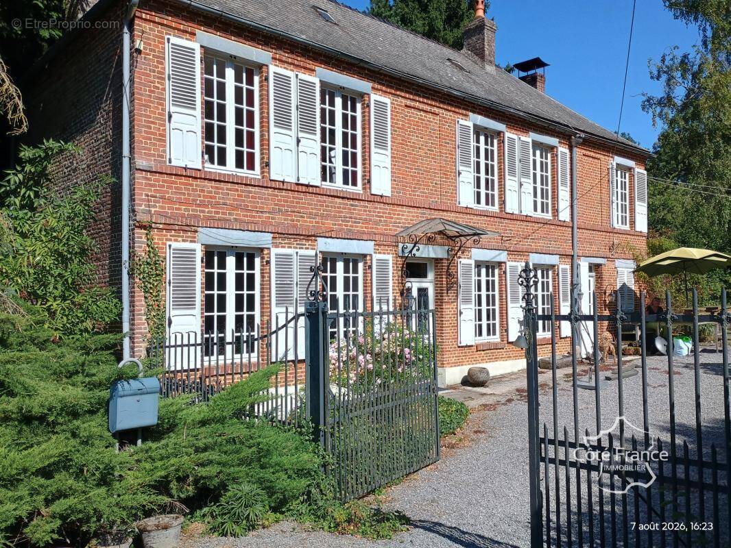 Maison à LA NEUVILLE-HOUSSET