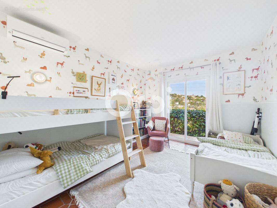 Maison à MANDELIEU-LA-NAPOULE