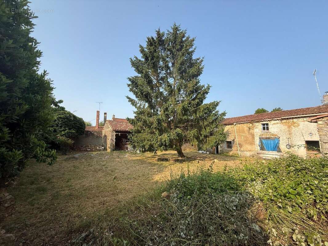 Maison 157 m² à La Chapelle-Themer  - photo 2
