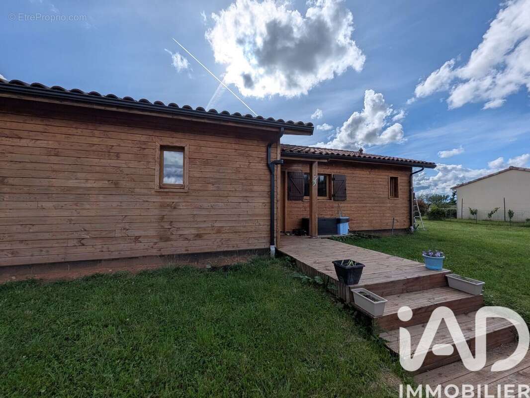 Maison 93 m² à Sainte-Gemme  - photo 4