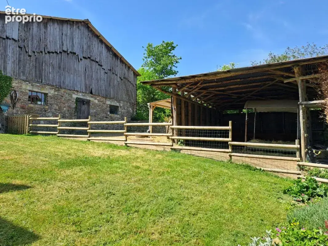 À vendre – maison de campagne avec plus de 5 000 m² de terrain, enclos pour animaux et bâtiment annexe - photo 18