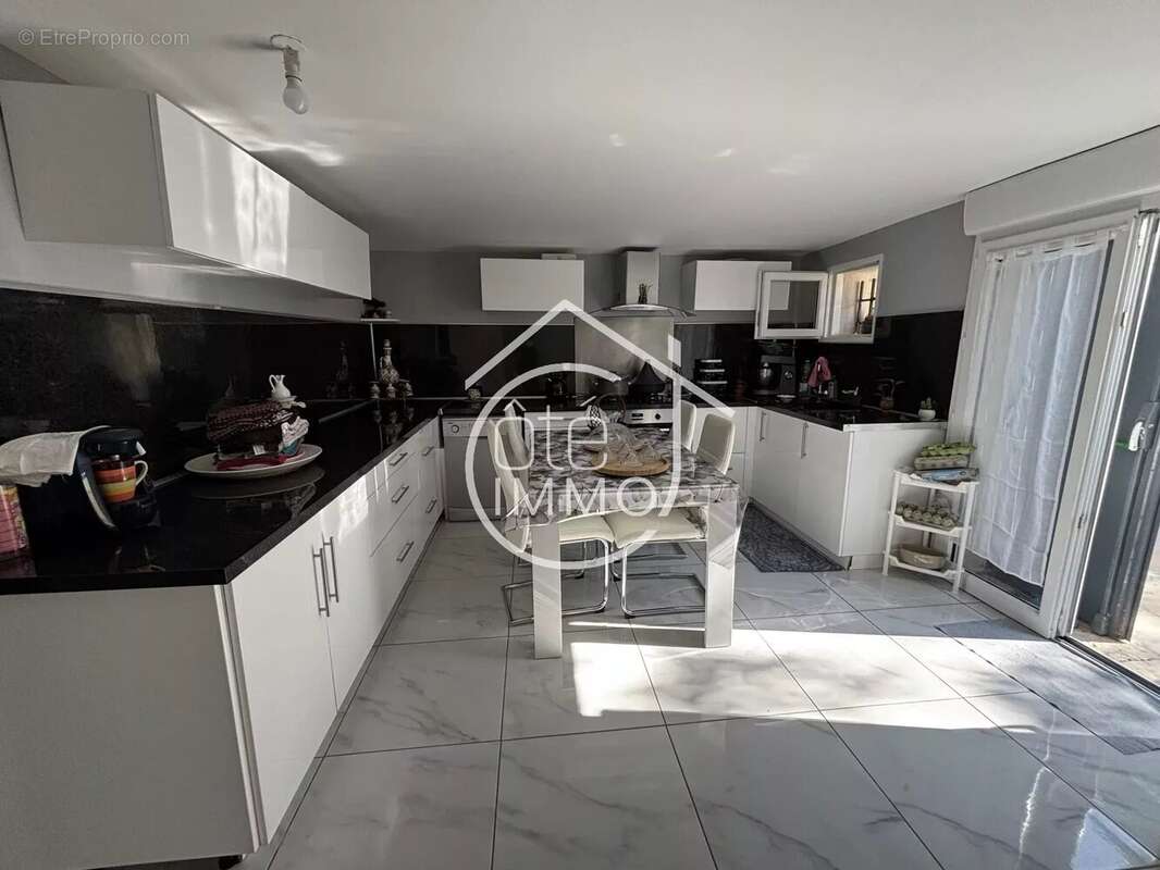 Maison à CASTILLON-LA-BATAILLE