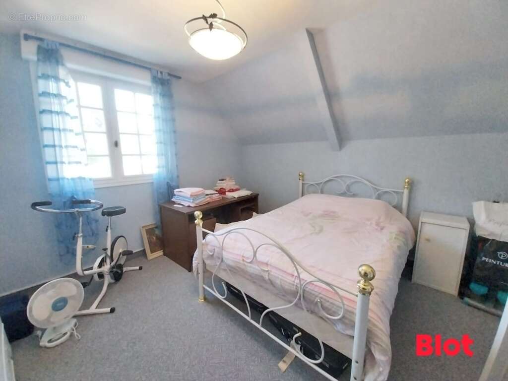 Maison 134 m² à Saint-Ouen-Des-Toits  - photo 9