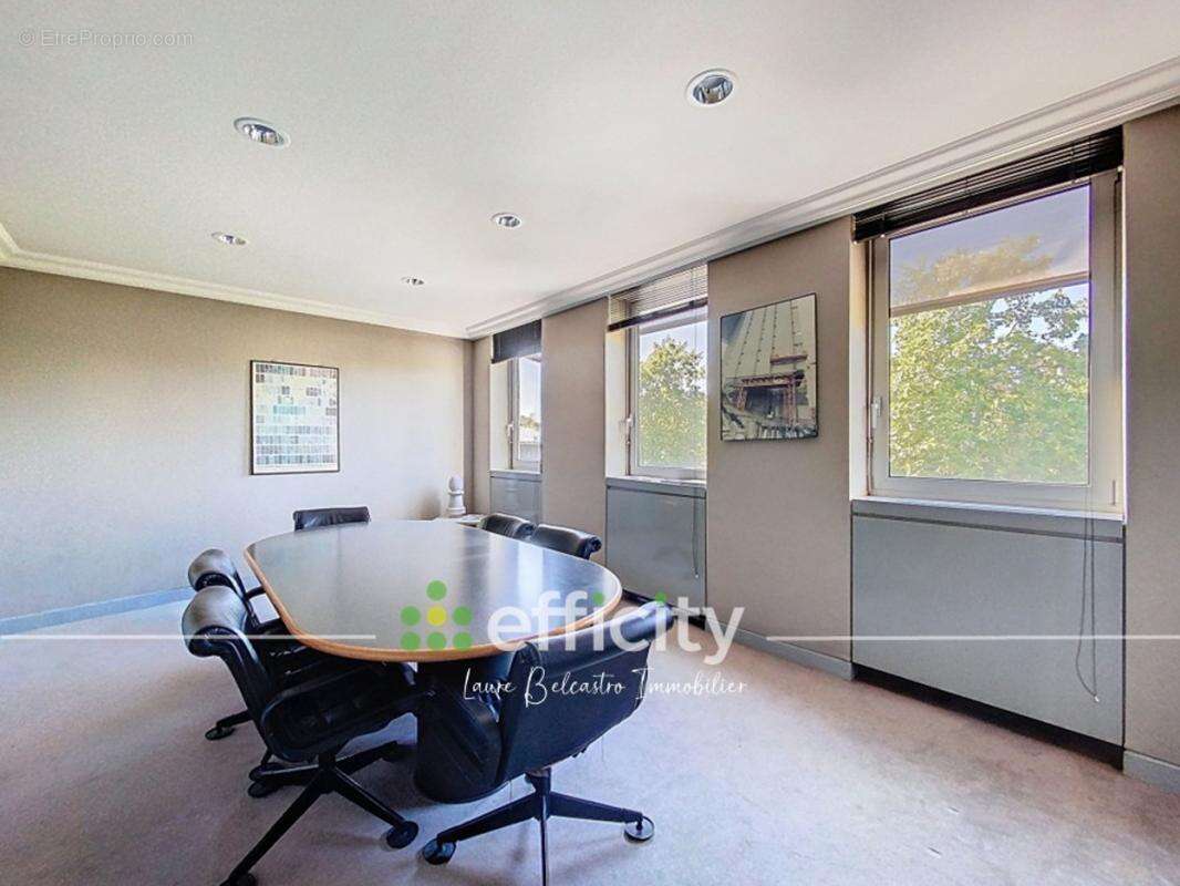 Commerce à BOISSY-SAINT-LEGER