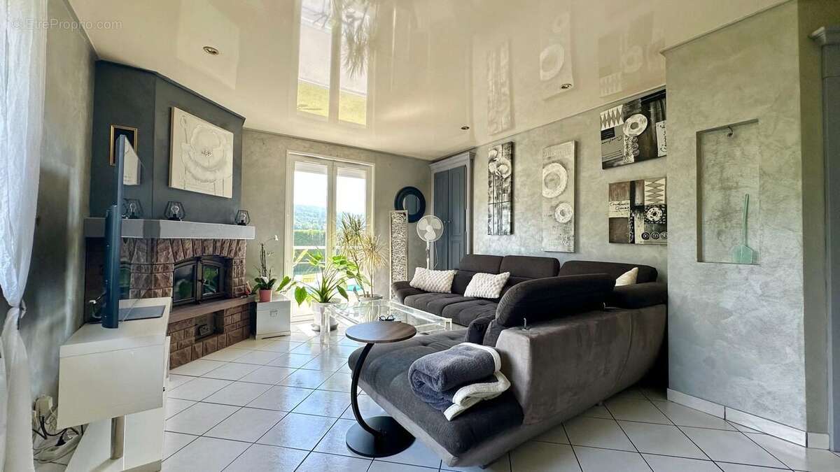 Maison à AMANCY