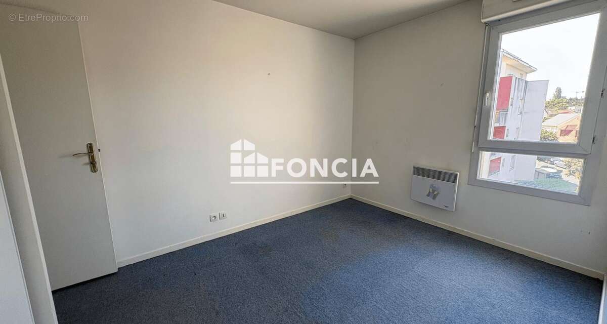 Proche RER - 2 pièces avec balcon et parking - photo 13