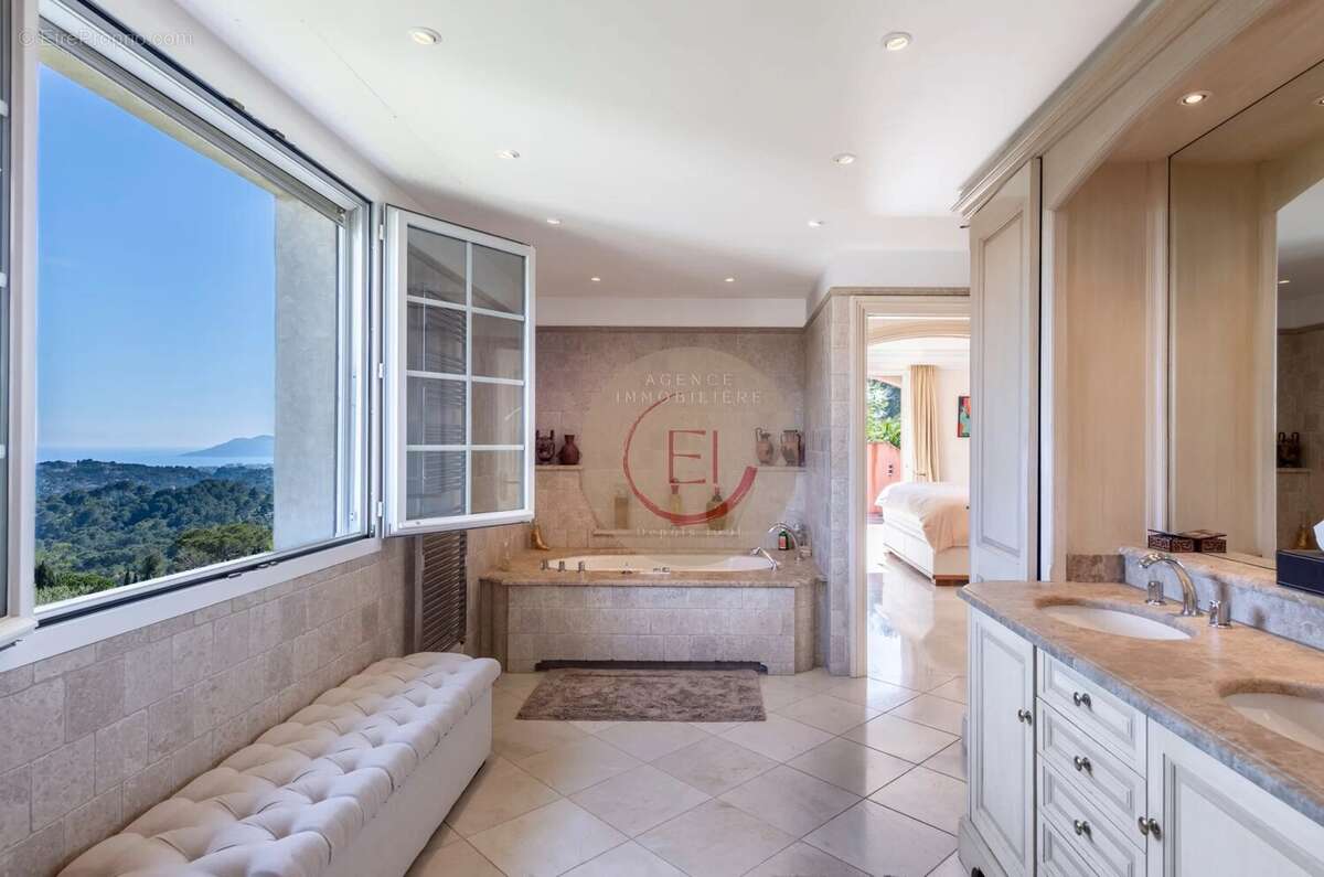 Maison à MOUGINS