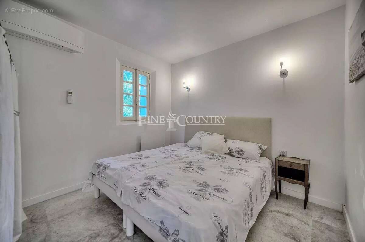 Maison à MANDELIEU-LA-NAPOULE