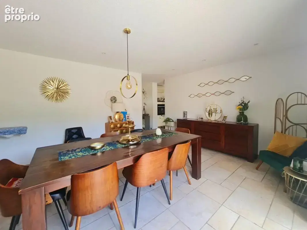 Alès - Maison  5 chambres avec Piscine sur 850 m2 de terrain - photo 5