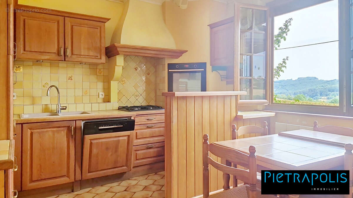 Maison 94 m² à Montmelard  - photo 9