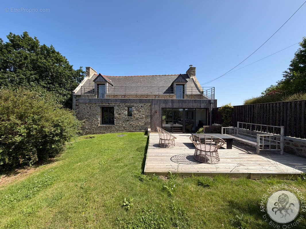 Maison à SAINT-JACUT-DE-LA-MER