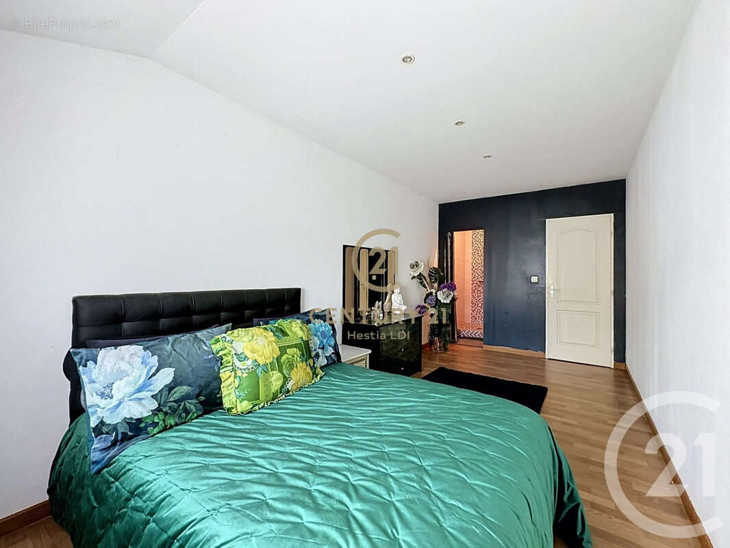 Maison 117 m² à Givors  - photo 12