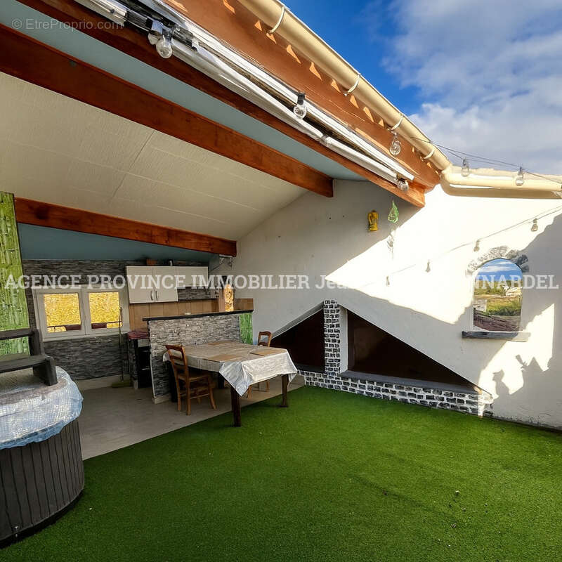 Maison à ROCHEBRUNE