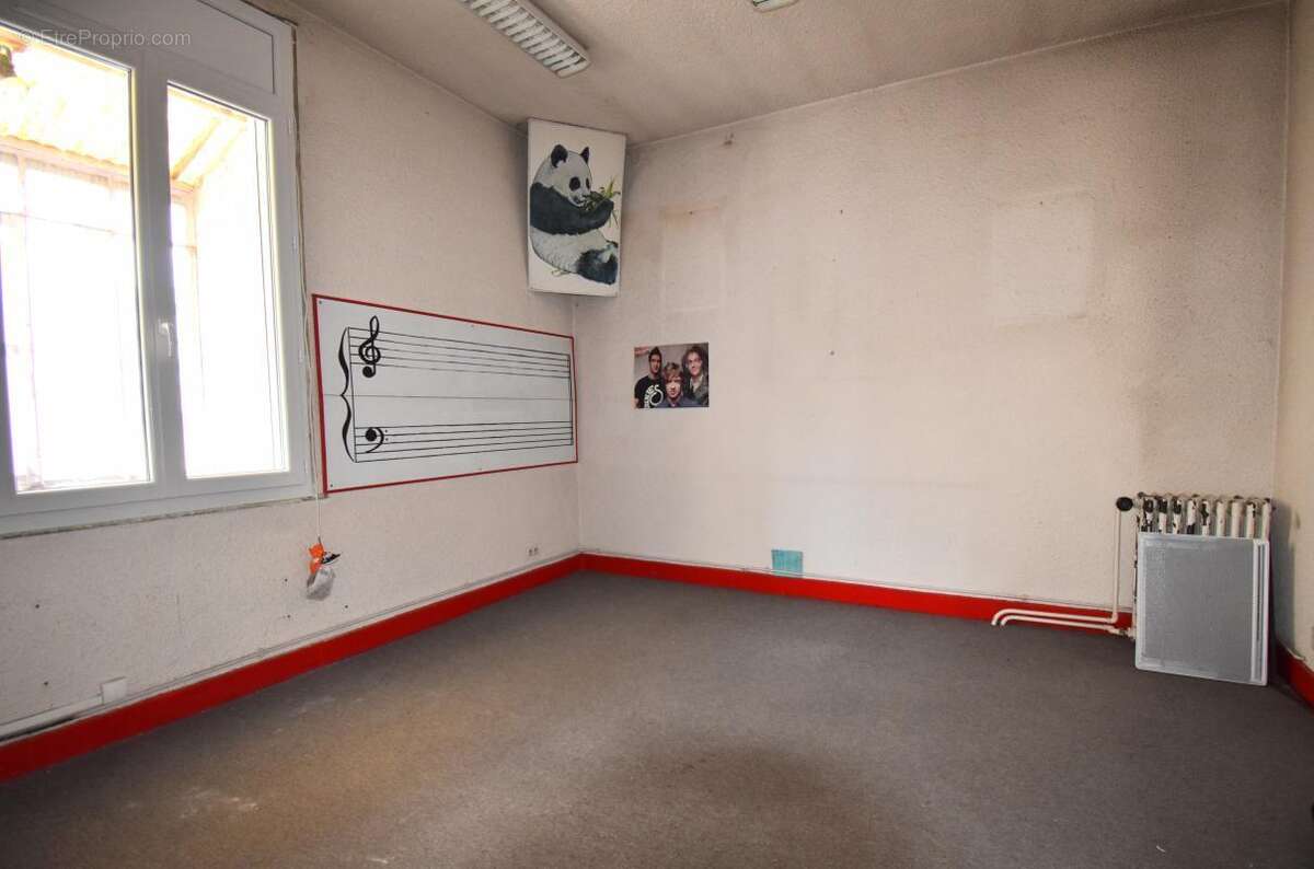 Commerce à MONTCEAU-LES-MINES