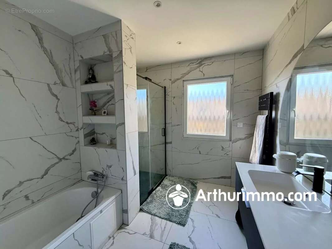 Maison contemporaine avec piscine à Saint-Germain-le-Châtelet - photo 12