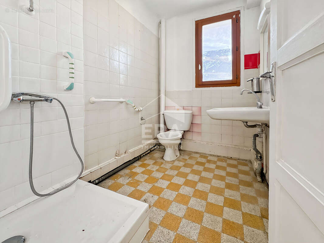 Appartement à MARSEILLE-3E