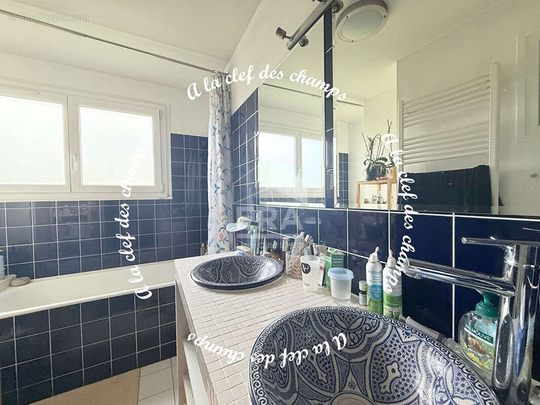 Appartement à BURES-SUR-YVETTE