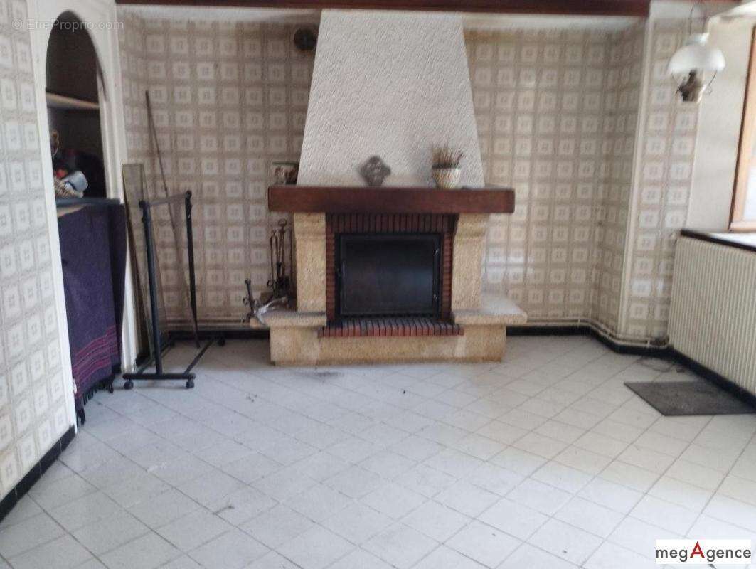Pelouse – Maison 155 m², 4 ch., jardin - photo 4