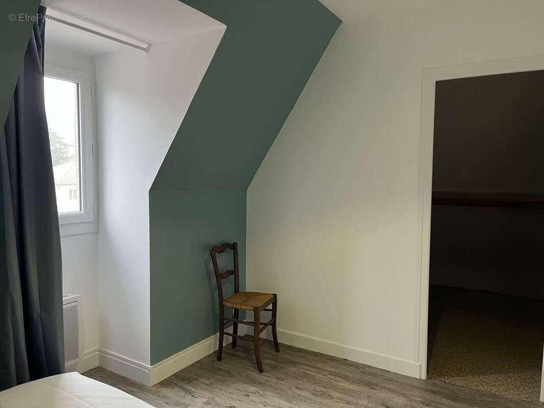 R+2 - Chambre 5 - Maison à SAINT-CERE