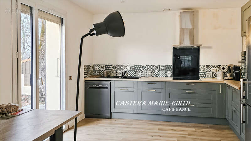 Maison d’architecte rénovée 280 M² - Sans vis à vis, calme, au fond d'une impasse - 9 Pièces -Garage -  Vue panoramique – Auch ( - photo 30