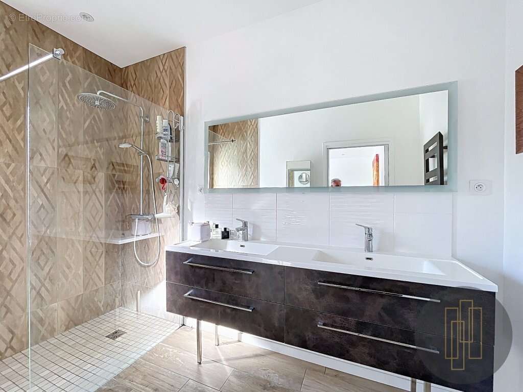 Maison à LACHASSAGNE