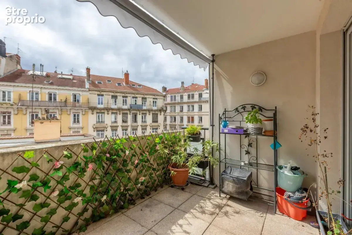 Appartement de 4 pièces de 86 m² avec garage à Villeurbanne - photo 4
