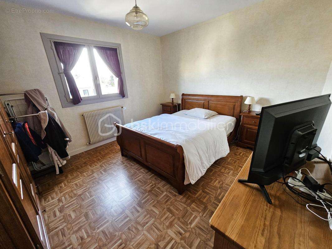 Rare - maison de ville hypercentre - le coteau - 3 chambres - dpe : d - photo 8