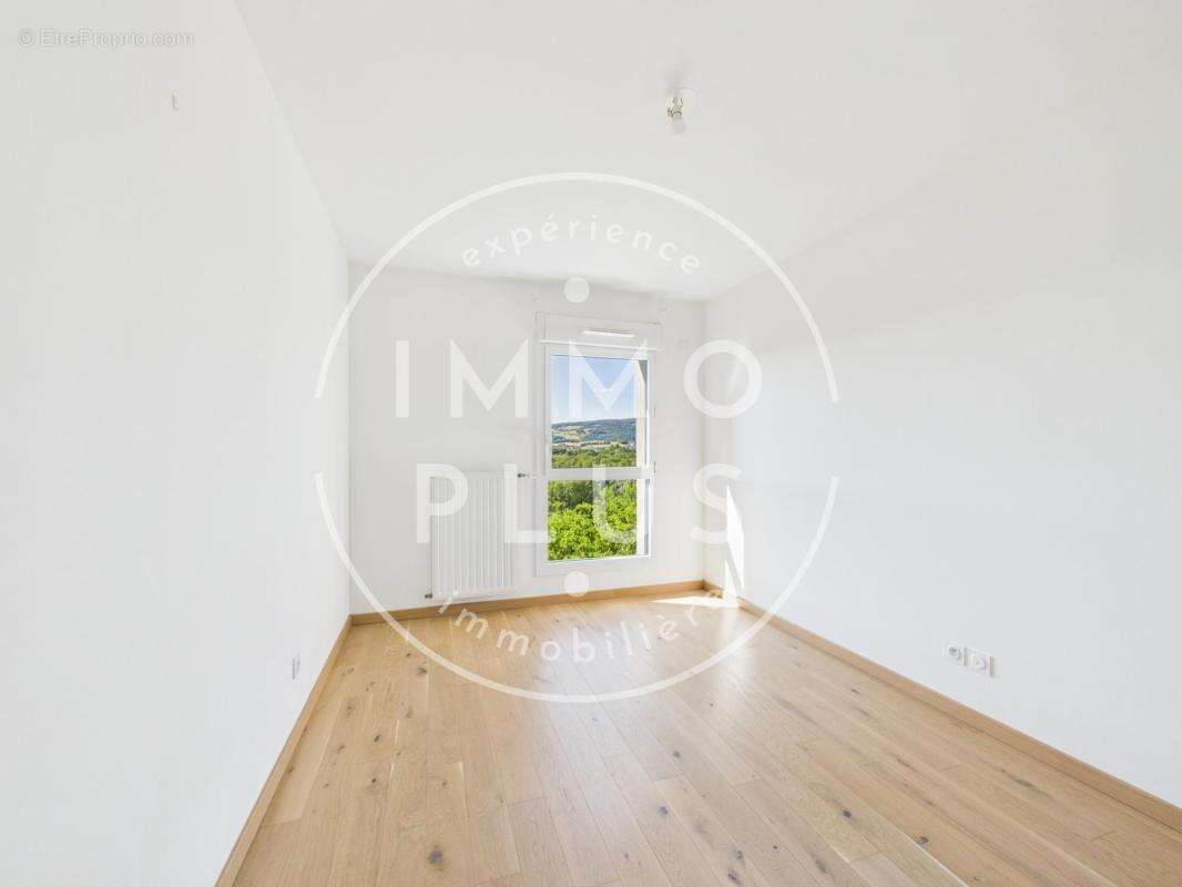 Vente - Appartement - 4 pièces + cuisine - 84,15 m² - 495 000 € - photo 5