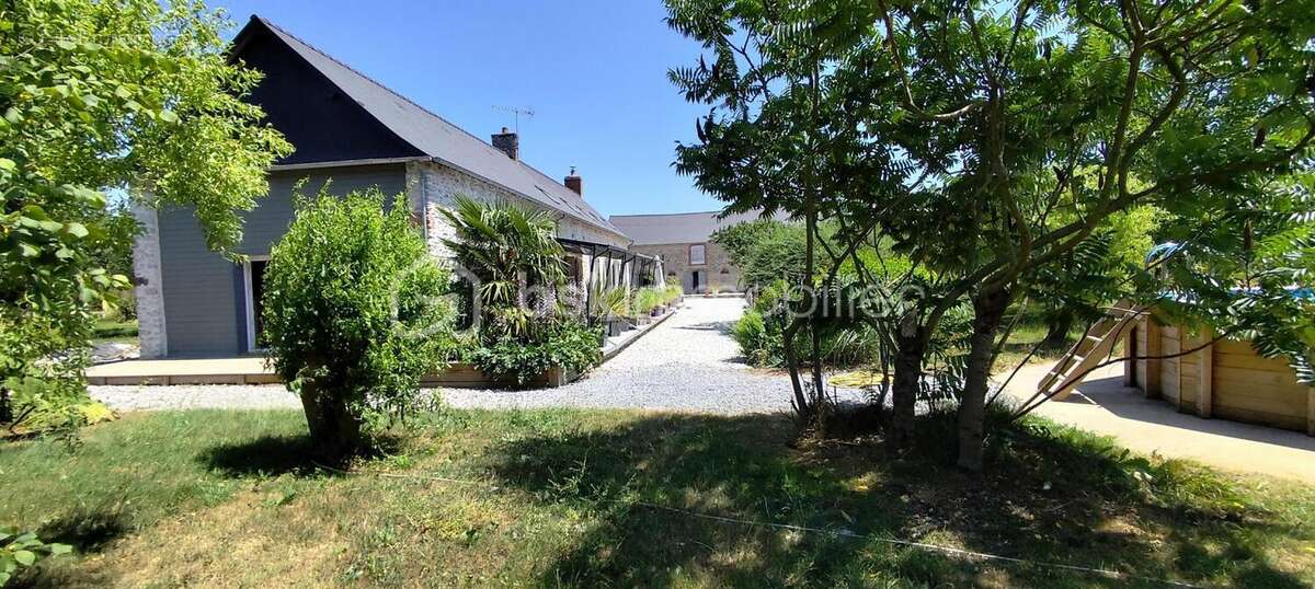 Maison à TORCE-VIVIERS-EN-CHARNIE