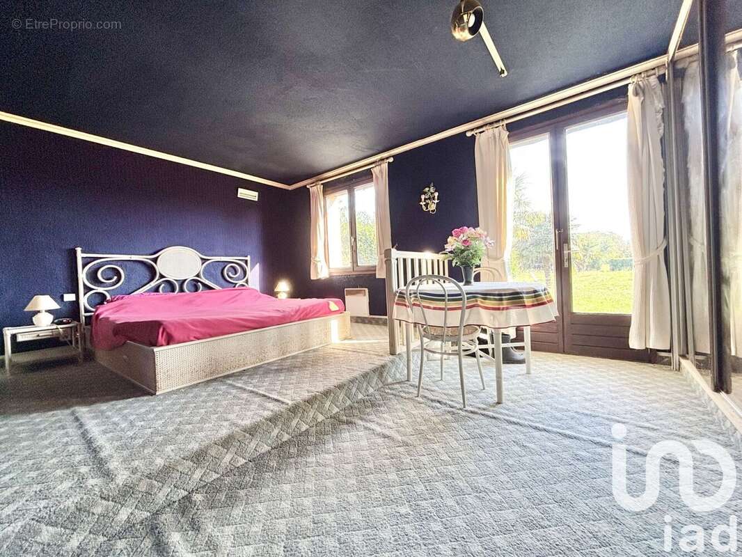 Maison 215 m² à Presles-En-Brie  - photo 9