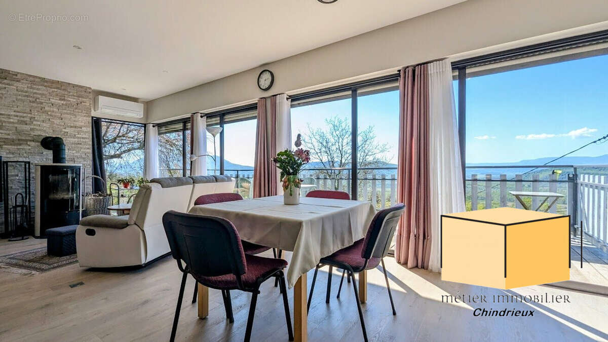 Maison à CHINDRIEUX