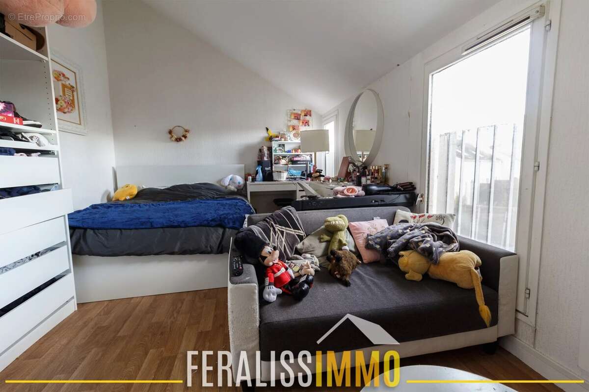 Maison à JOUY-LE-MOUTIER