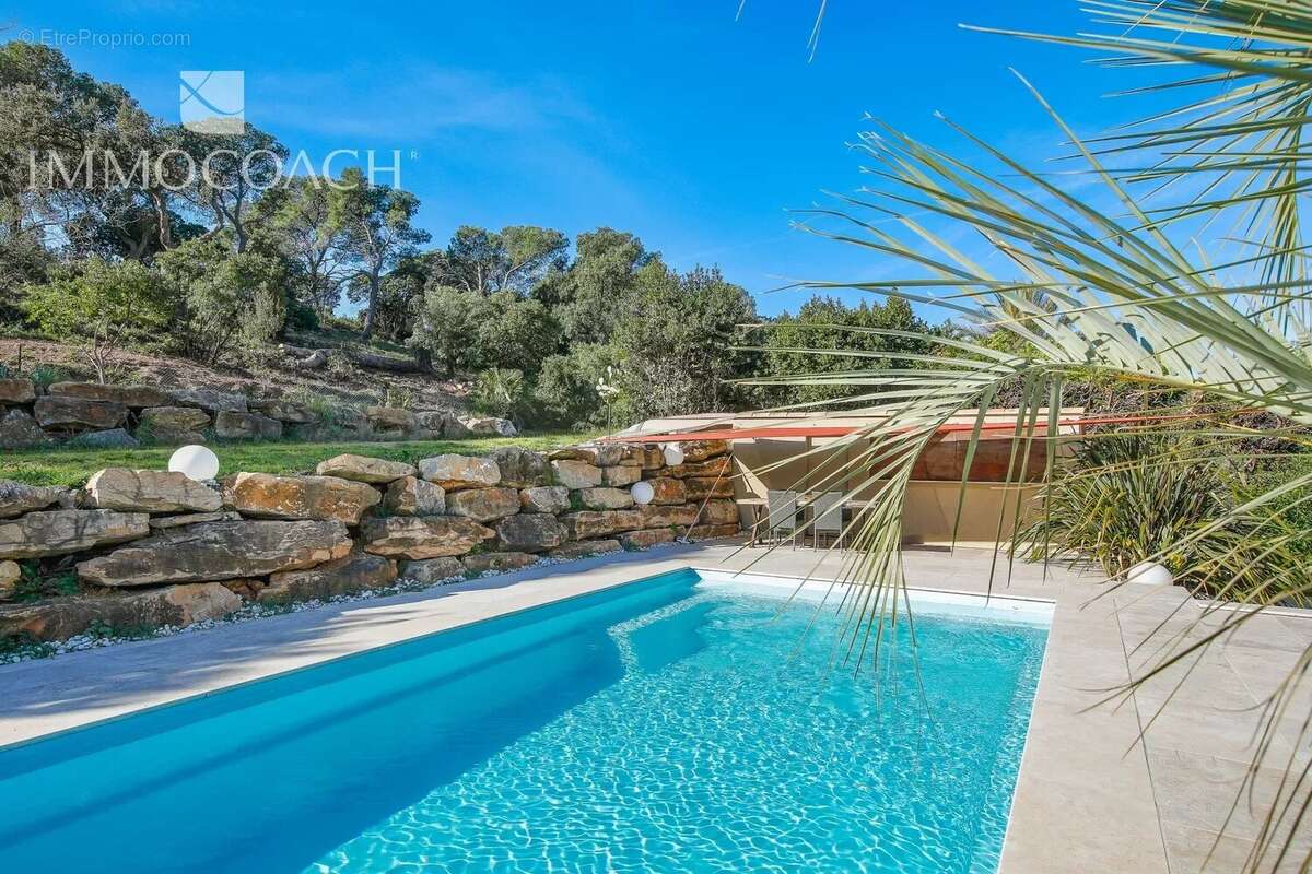 Maison à CARQUEIRANNE