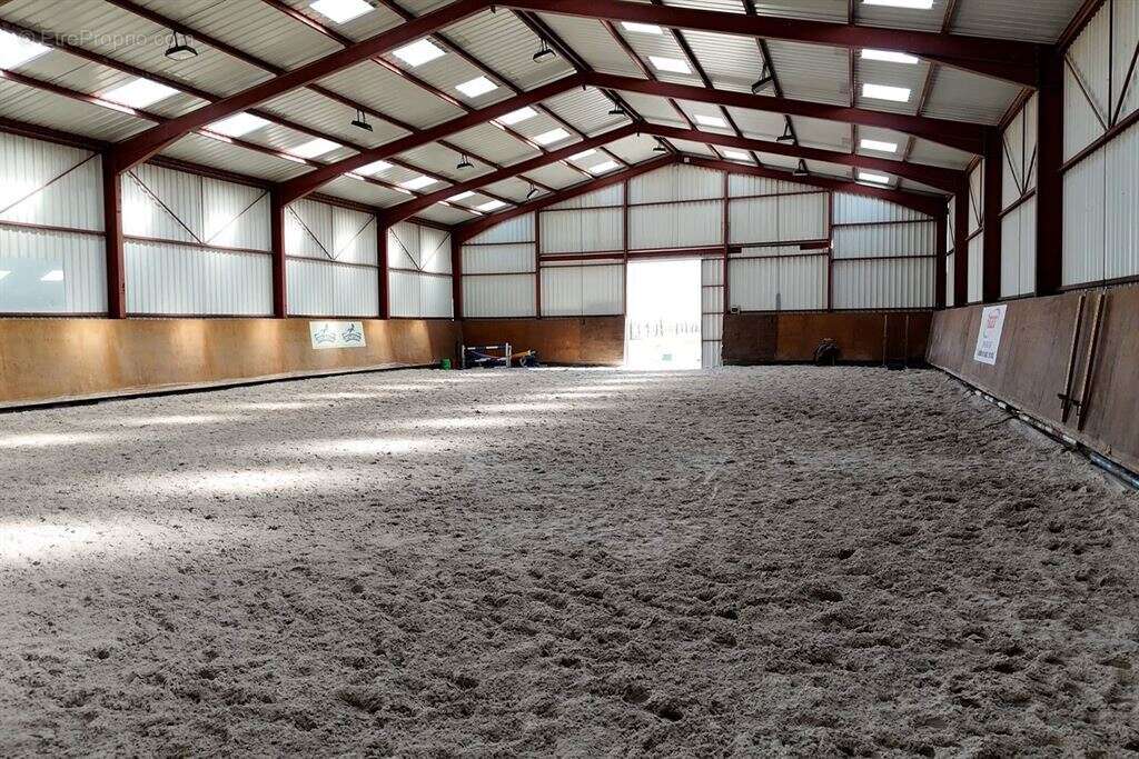 Maison à CLOS-FONTAINE