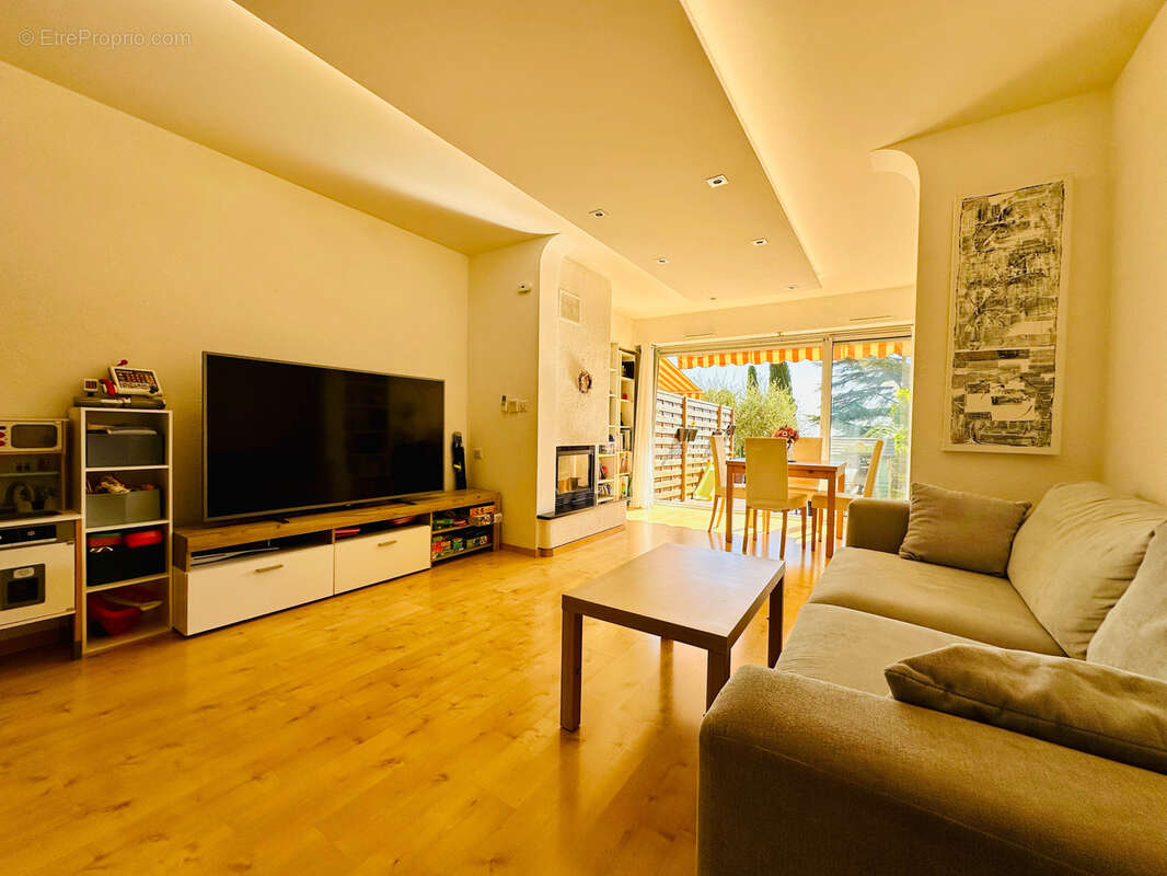 Appartement à VILLENEUVE-LOUBET