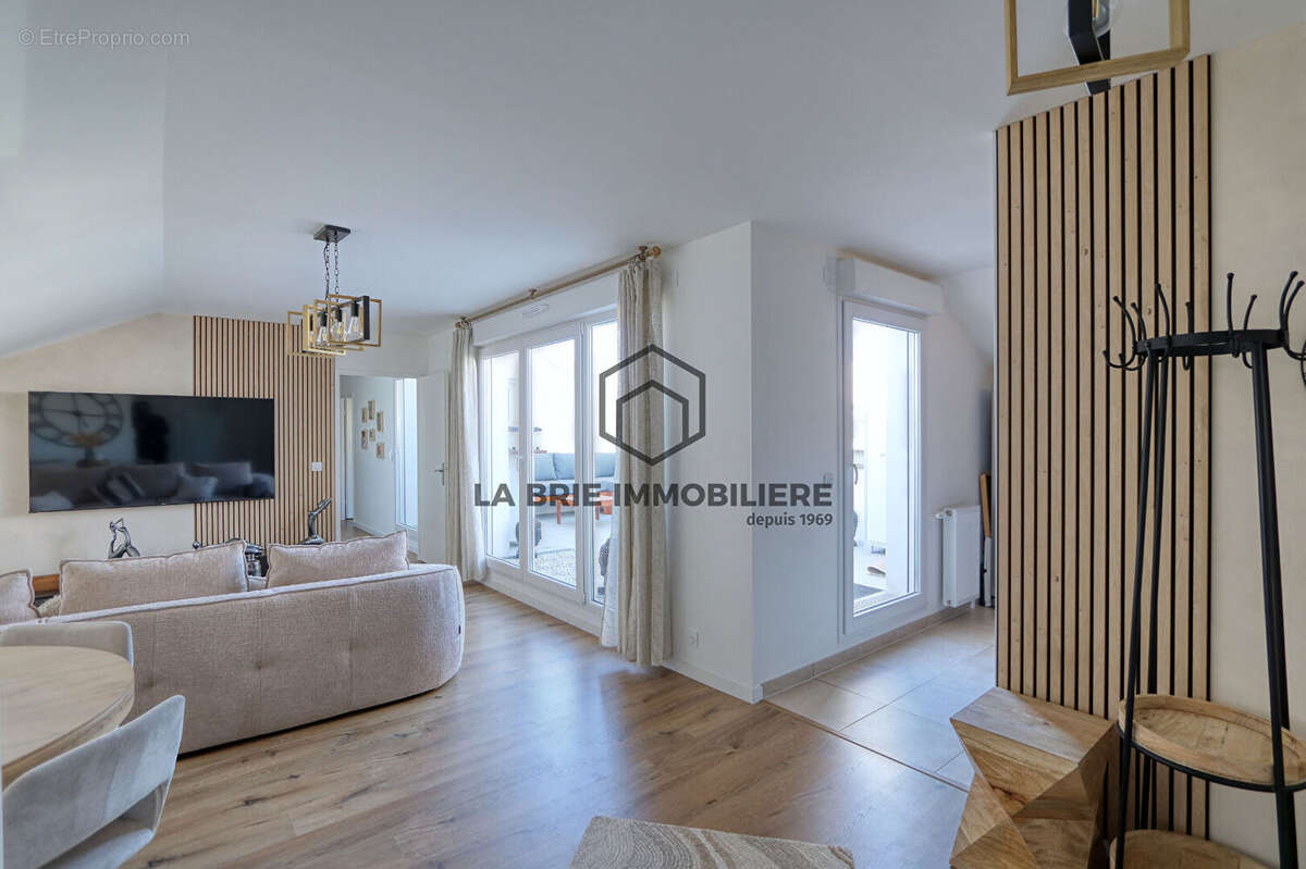 Appartement à BRIE-COMTE-ROBERT