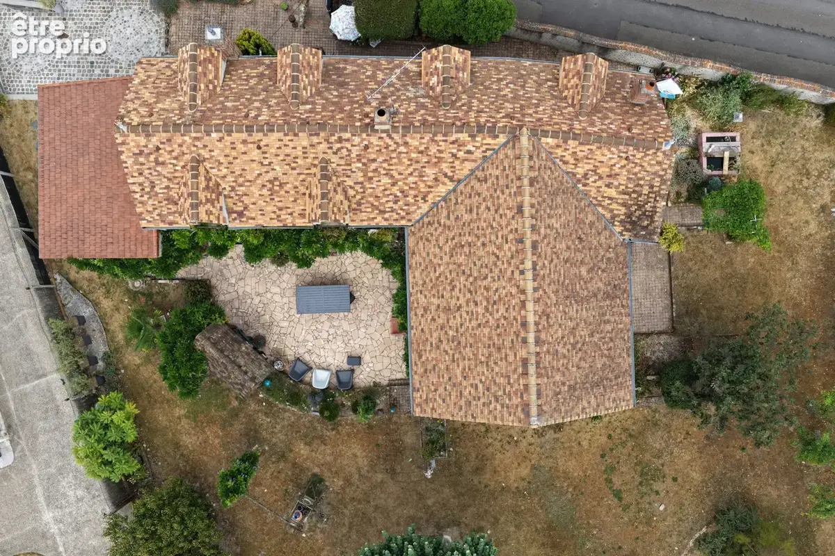 Tres belle maison ancienne de 213m2 au sol - 4 chambres - terrain arbore de 1100m2 - photo 2