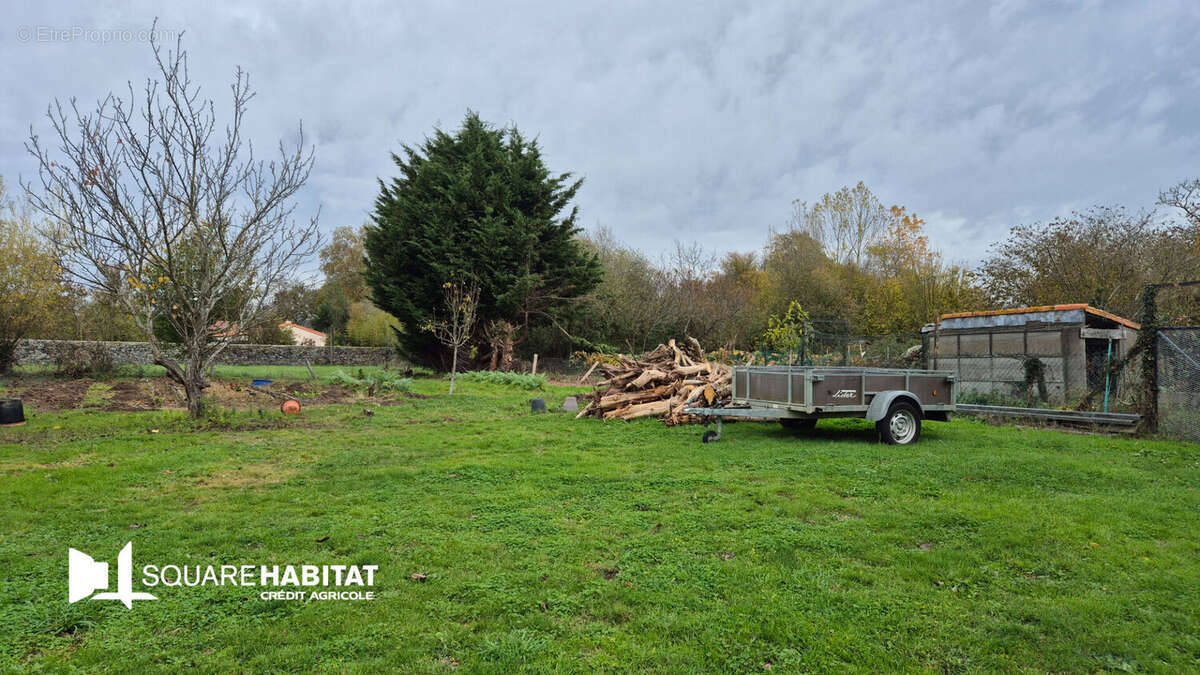 Maison à SAINT-MACAIRE-EN-MAUGES