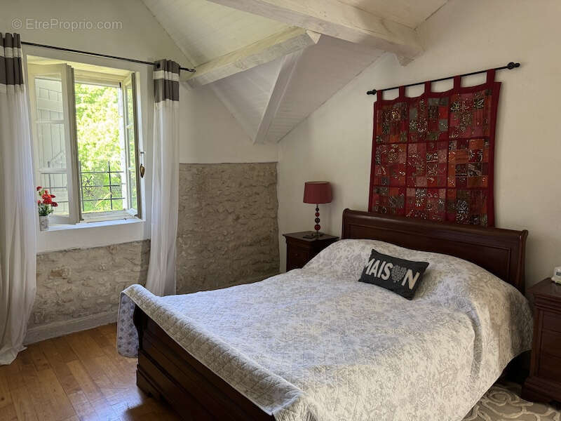 Maison à CHAMPAGNE-ET-FONTAINE