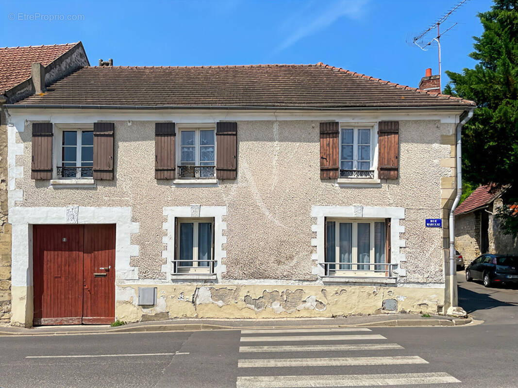 Maison à AUVERS-SUR-OISE