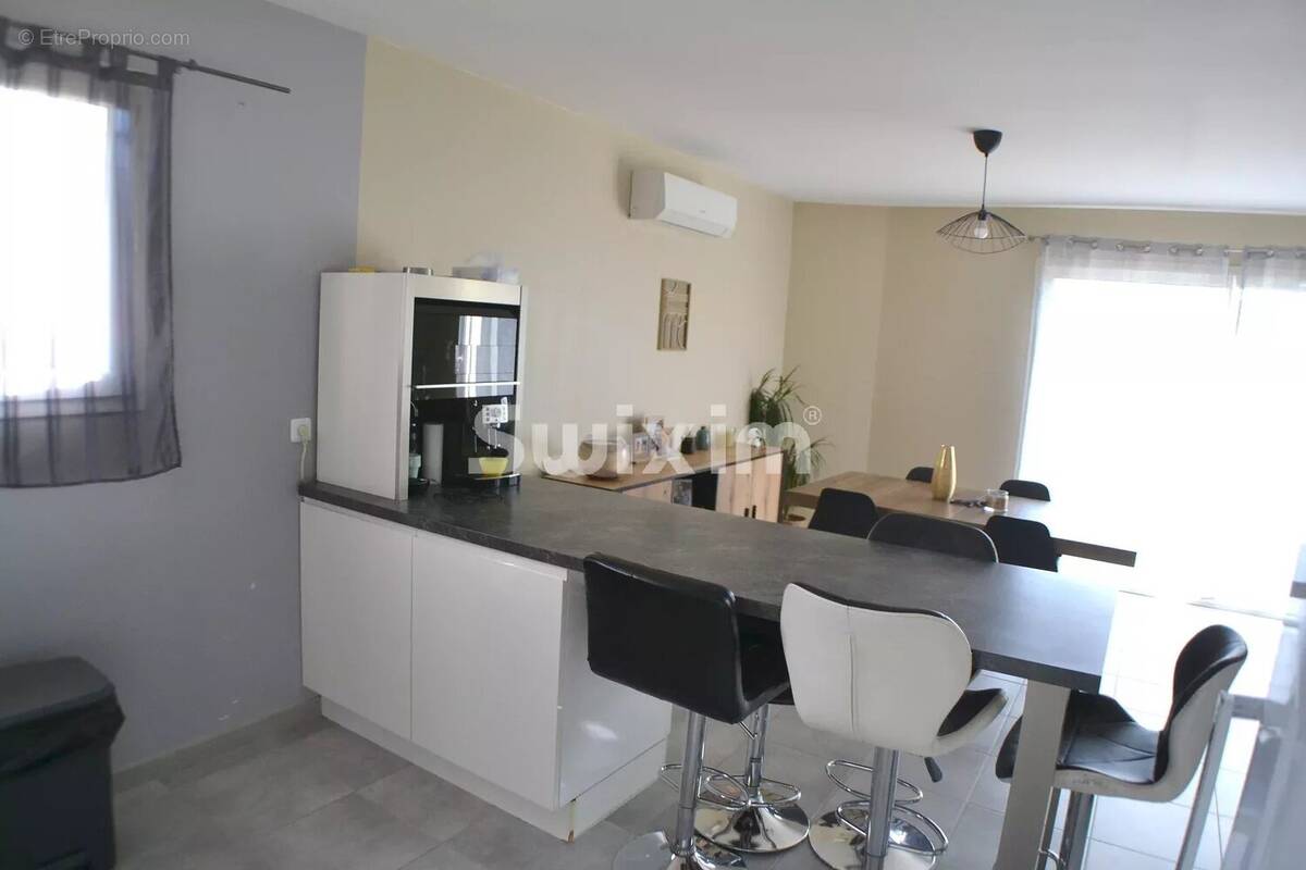 Maison à JONQUIERES-SAINT-VINCENT